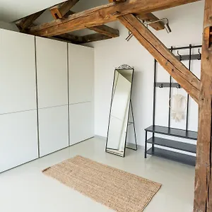 Living - Berggasse Apartment