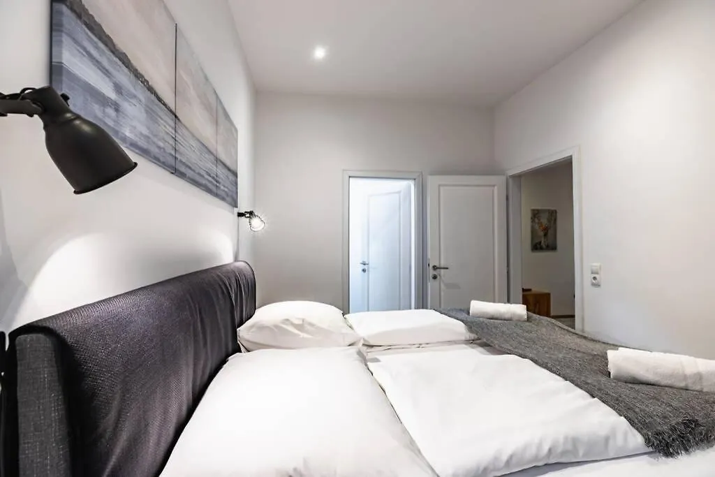 Modern Apartment Next To Subway Station Вена Австрия
