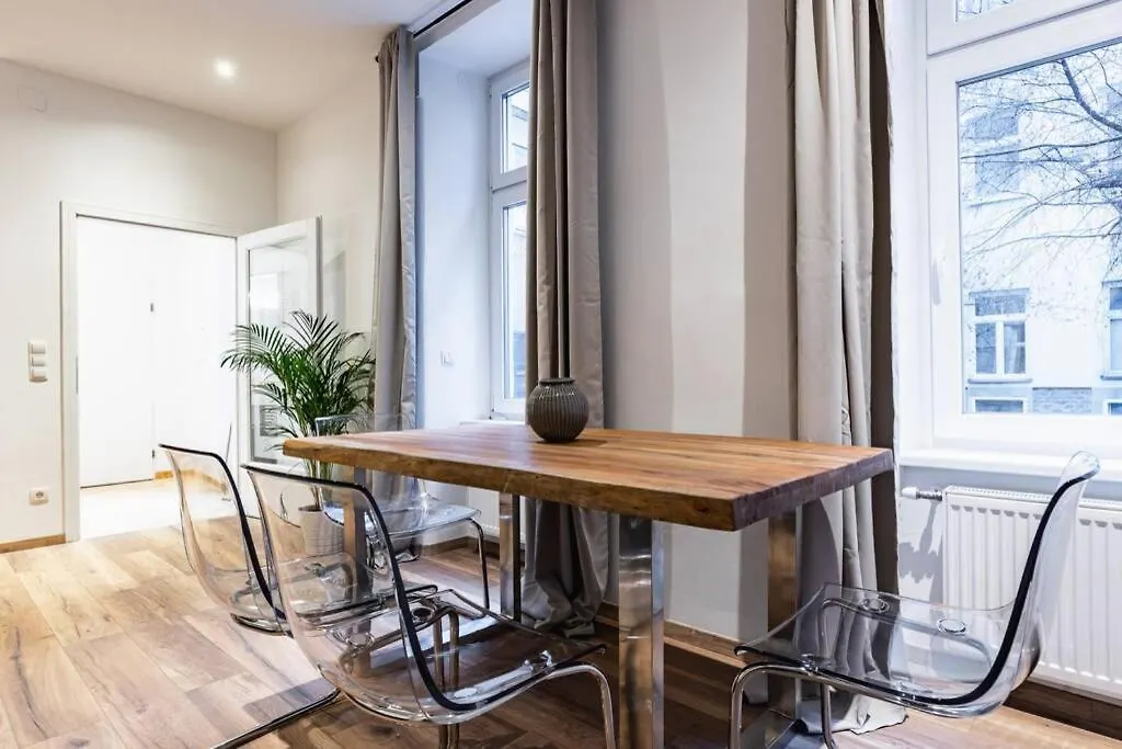 Modern Apartment Next To Subway Station Vienna